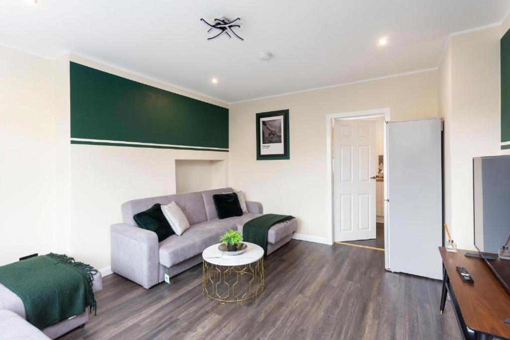 Stylish 3 Bed Edinburgh Abode - Parking And Garden Vila Exterior foto