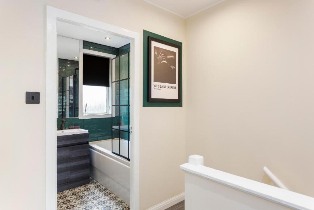 Stylish 3 Bed Edinburgh Abode - Parking And Garden Vila Exterior foto