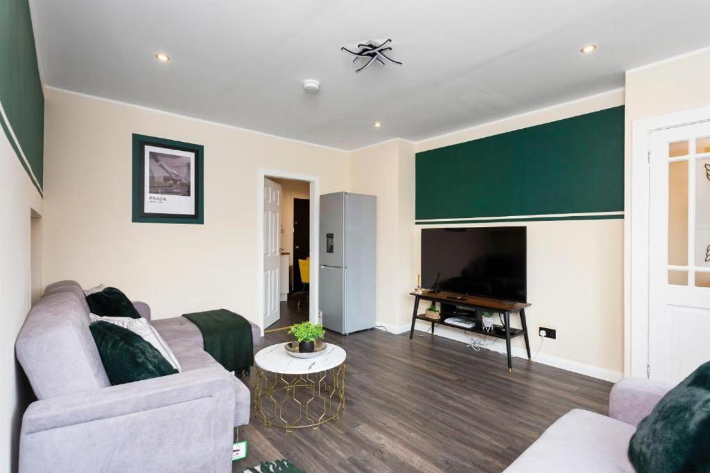 Stylish 3 Bed Edinburgh Abode - Parking And Garden Vila Exterior foto